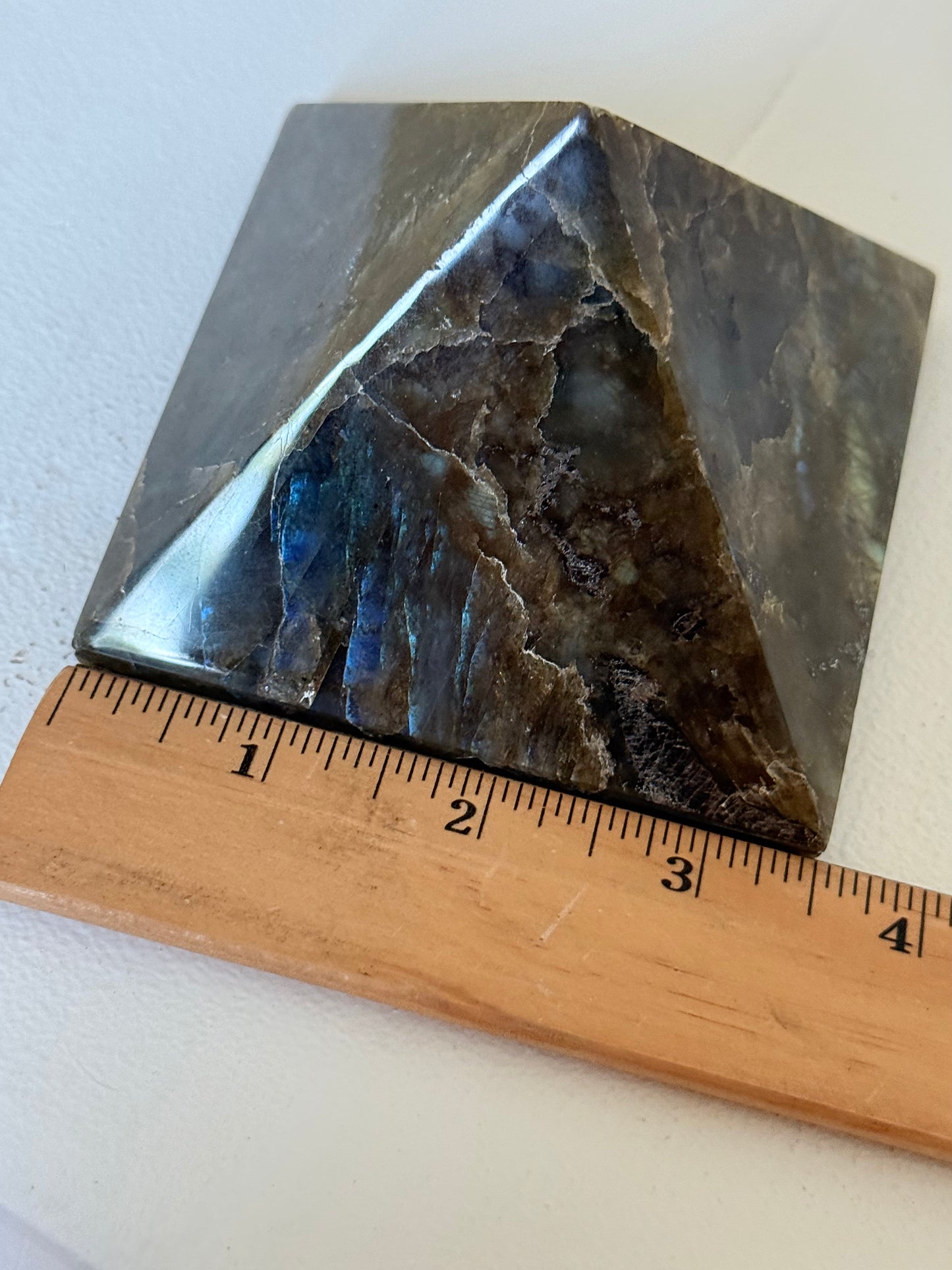 Labradorite Pyramid | Pirámide de Labradorita