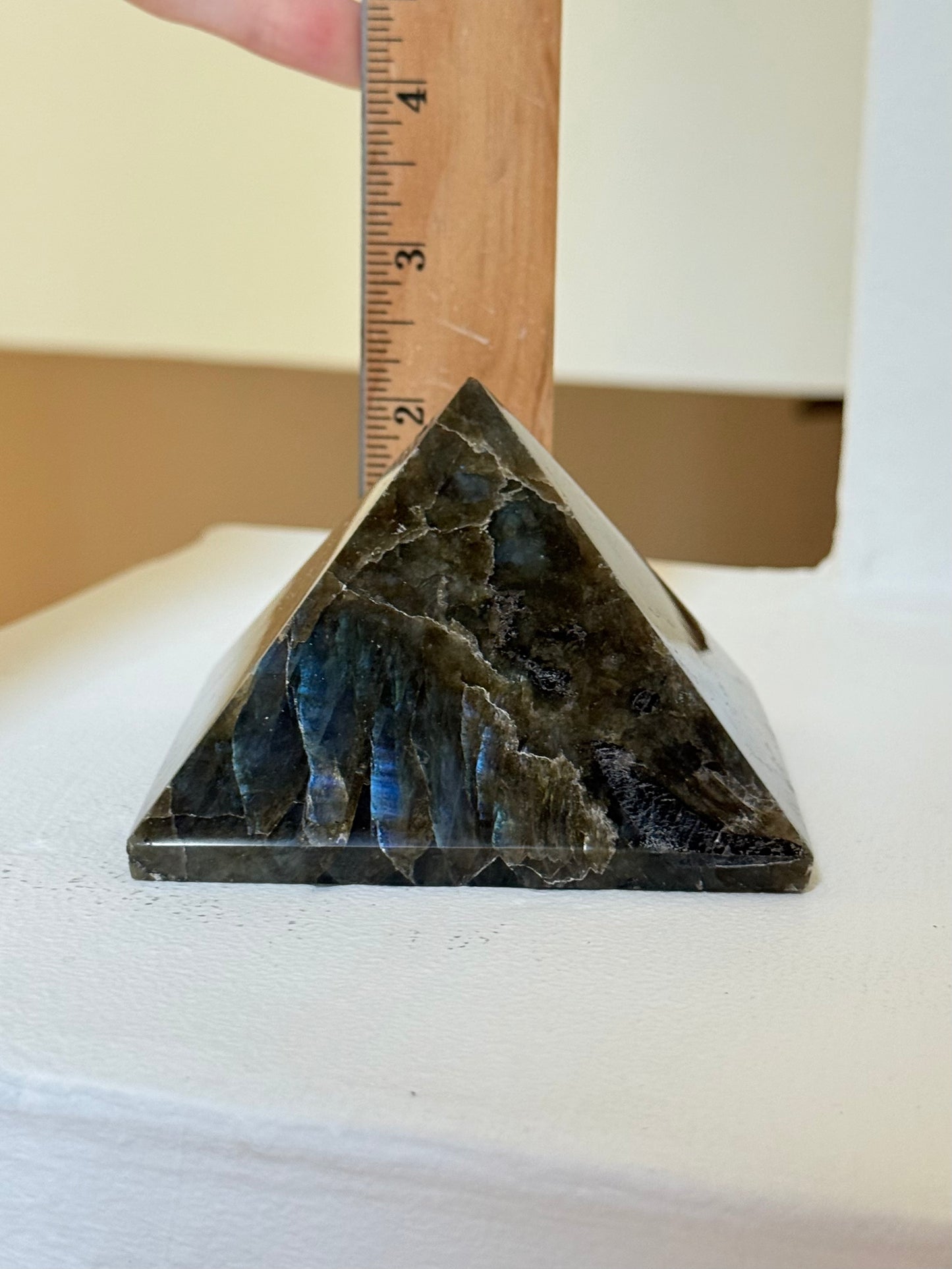 Labradorite Pyramid | Pirámide de Labradorita