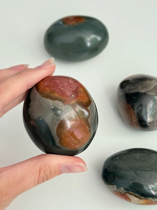 Polychrome Jasper Palm Stone | Palm Stone de Jaspe Policromado