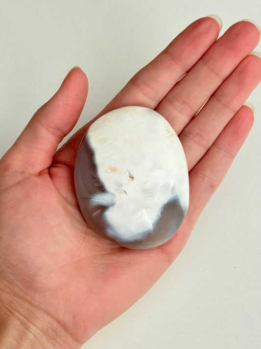 Orca Agate Palm Stone | Palm Stone de Ágata Orca ( Med )