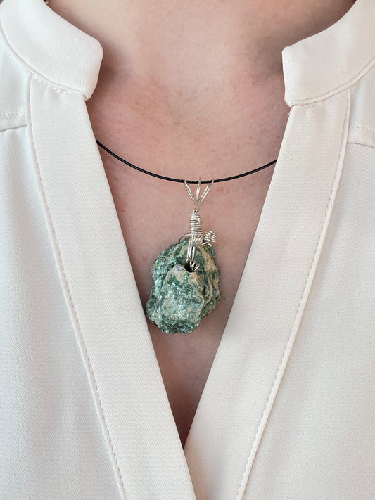 Fuchsite Pendant ( Silver 925 Wire )