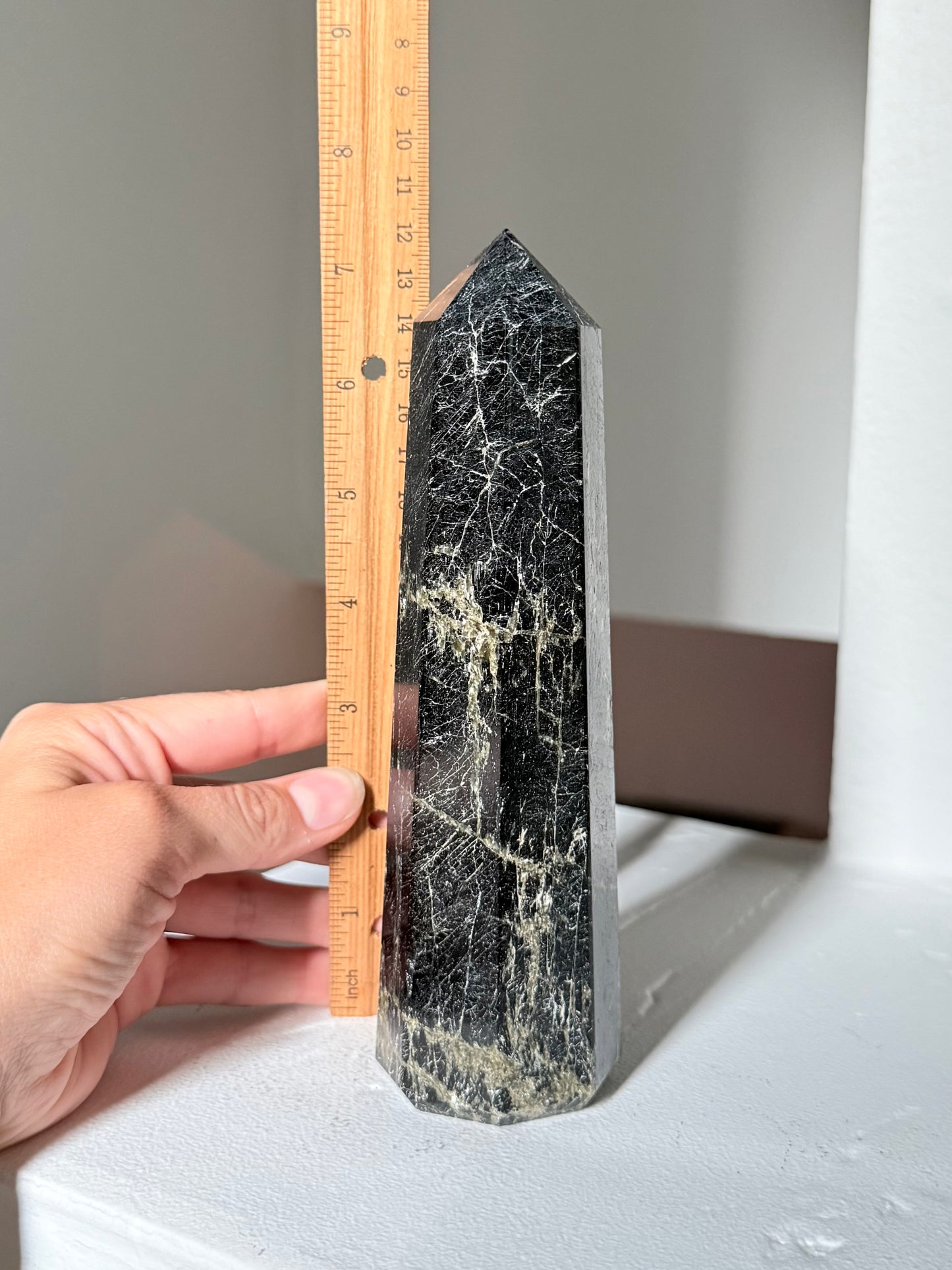 Black Tourmaline with Mica Point | Punta de Turmalina Negra con Mica