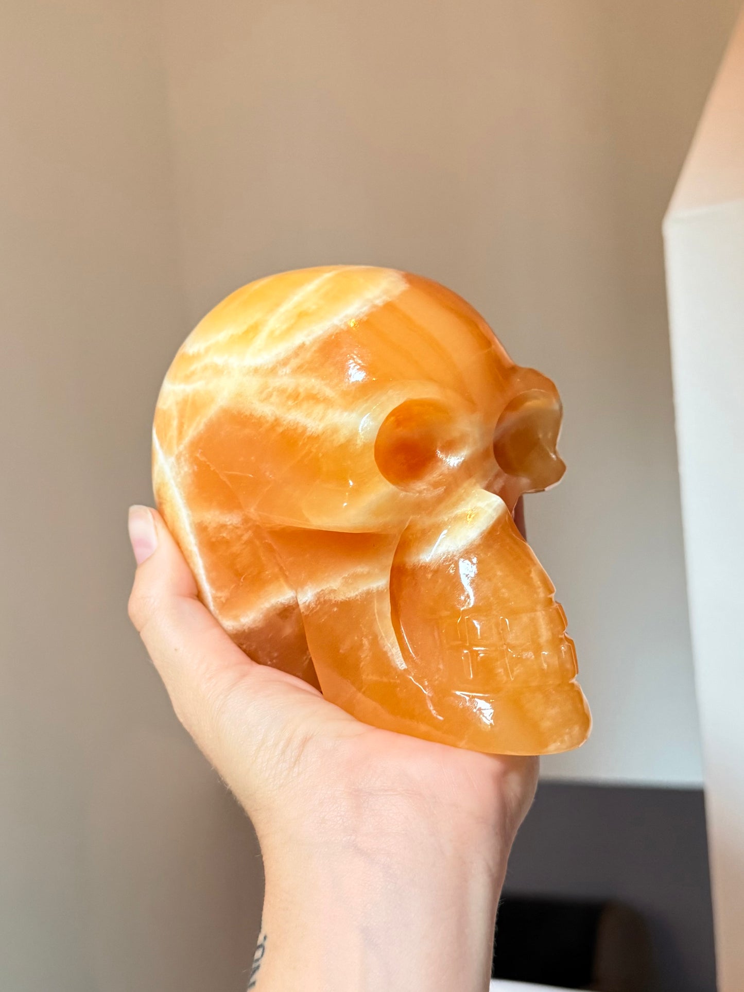 Orange Calcite Skull | Cráneo de Calcita Naranja ( Mexico )