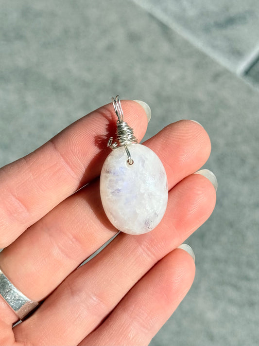 Moonstone Pendant ( Silver 925 Wire )