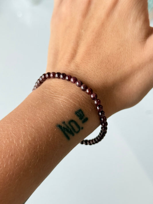 Garnet 4mm Bracelet / Pulsera de Granate 4mm
