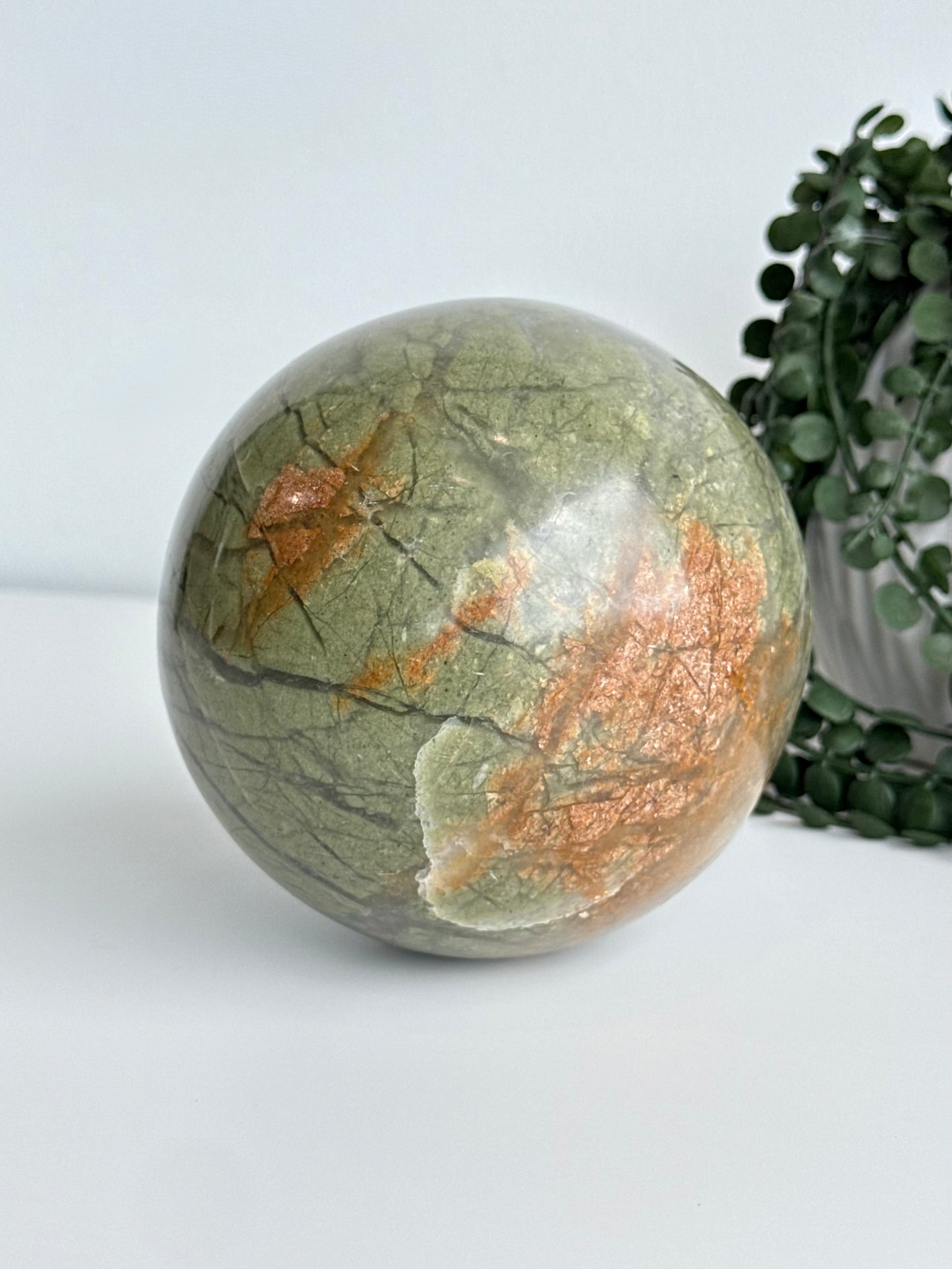 New Jade Sphere ( Serpentine )