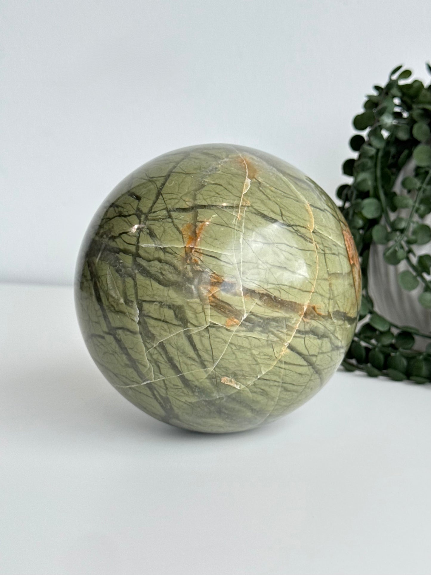 New Jade Sphere ( Serpentine )