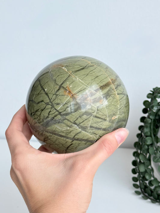 New Jade Sphere ( Serpentine )