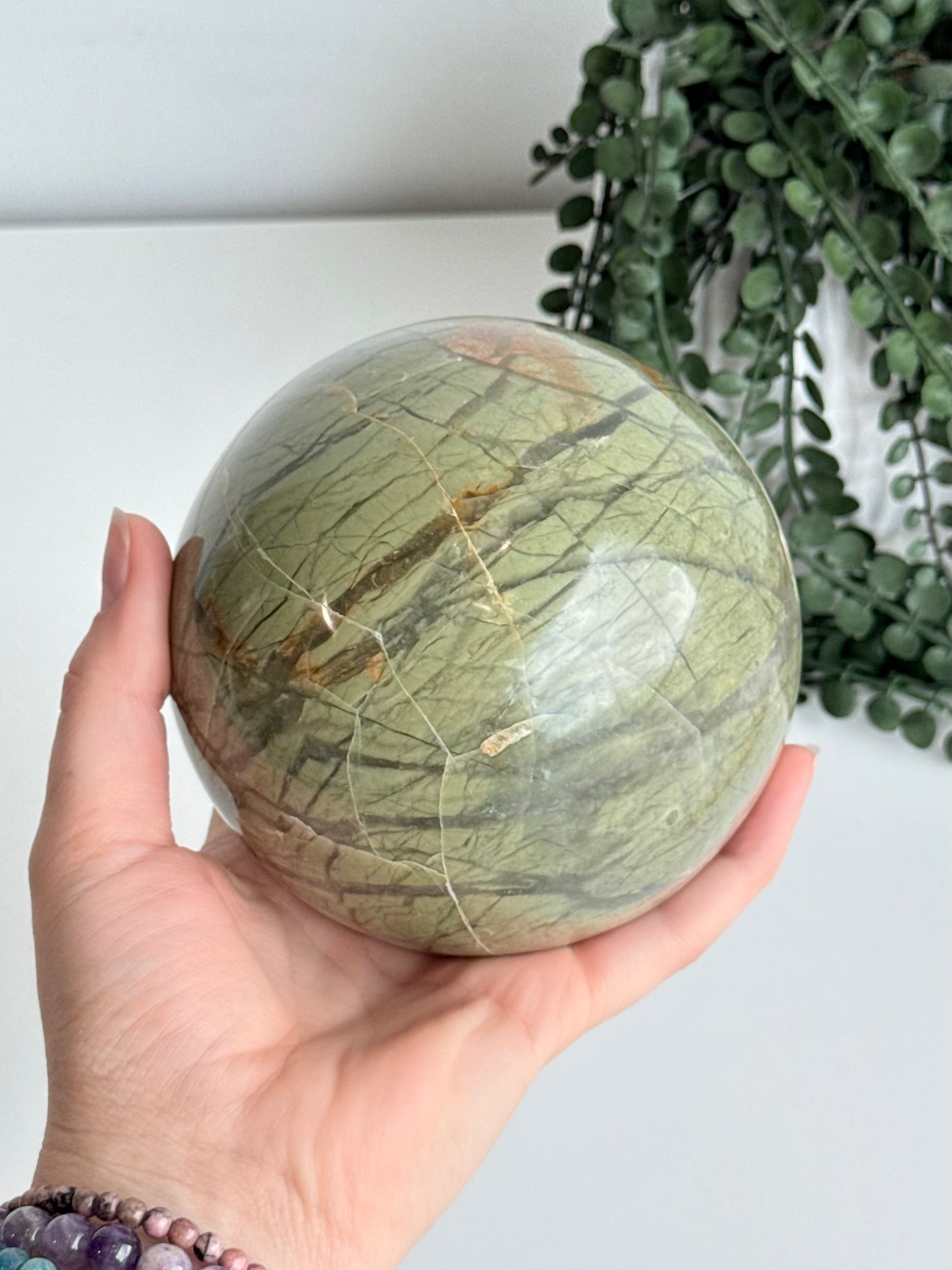 New Jade Sphere ( Serpentine )