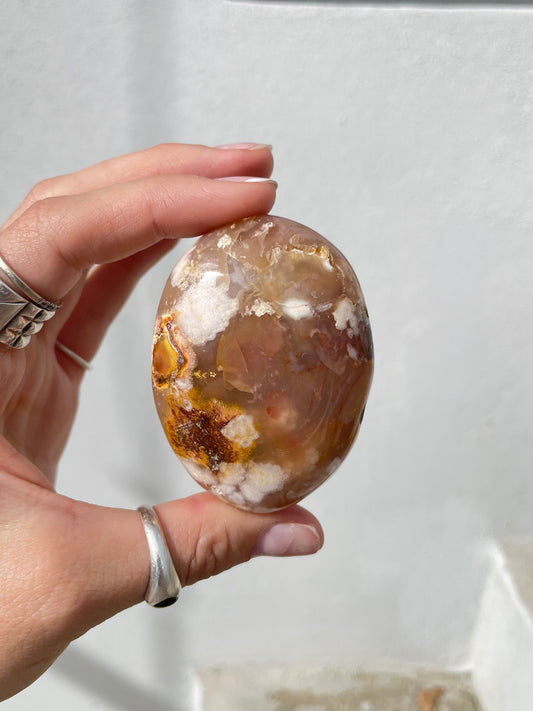 Flower Agate Palm Stone – Healing and Inner Growth
