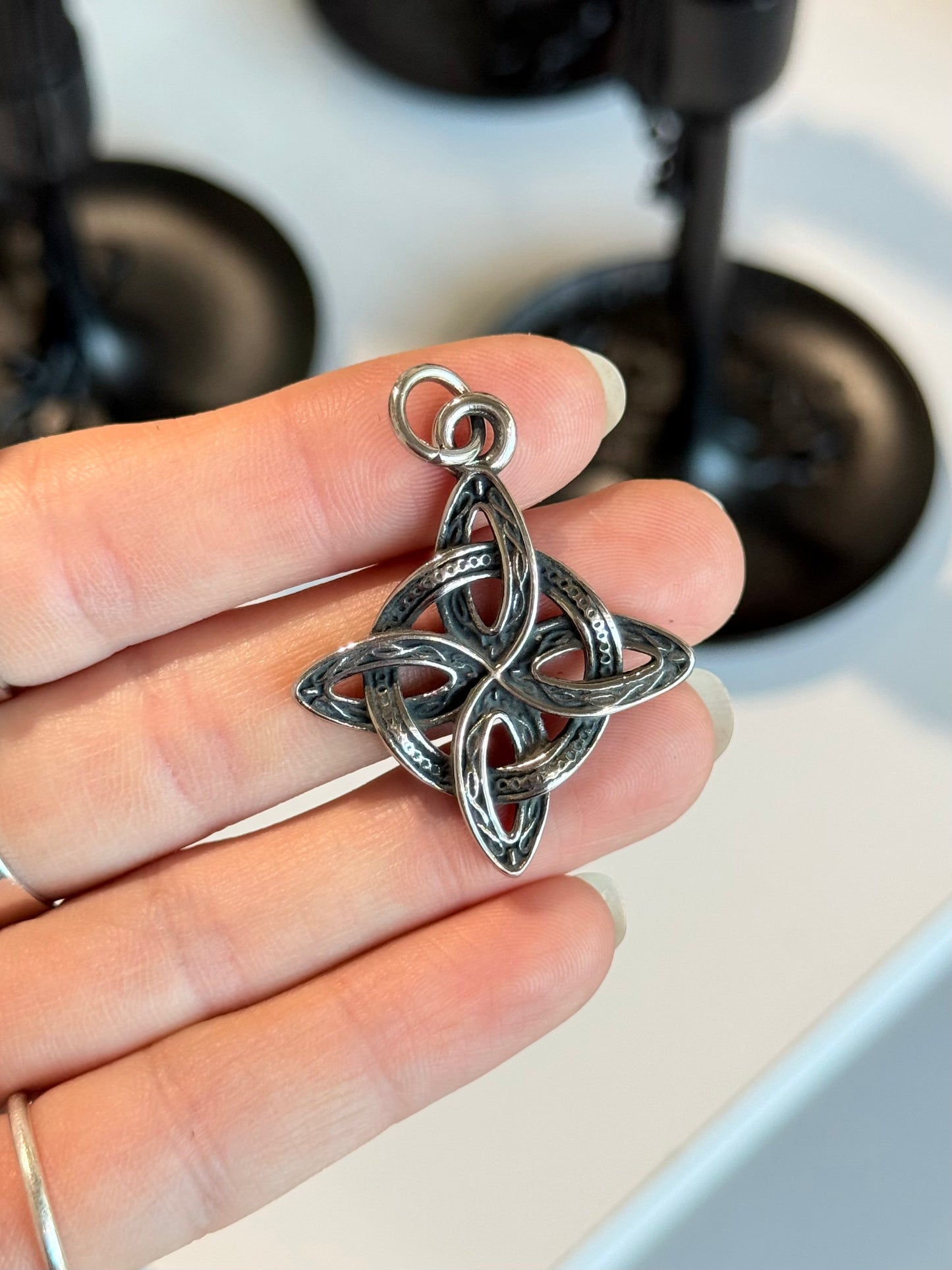 Witch’s Knot Protection Pendant – Stainless Steel