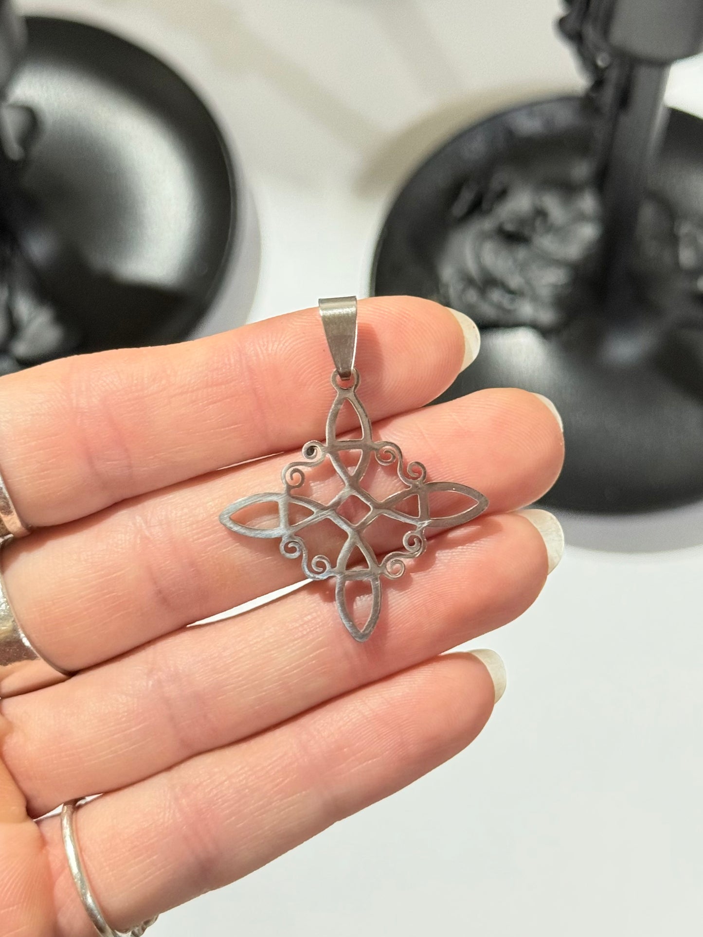 Witch’s Knot Protection Pendant – Stainless Steel