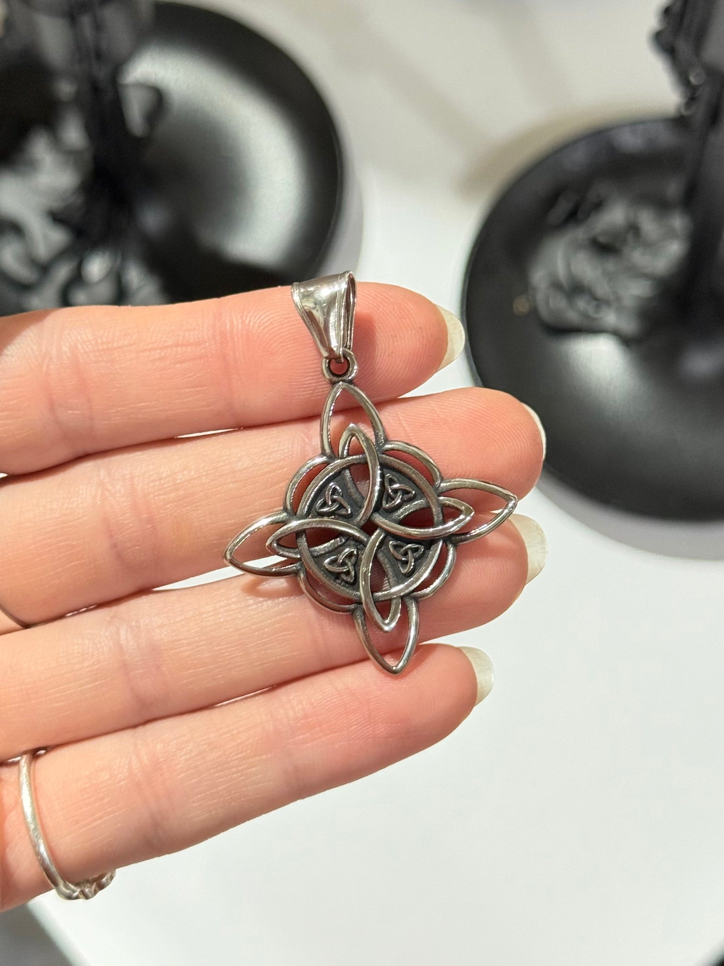 Witch’s Knot Protection Pendant – Stainless Steel