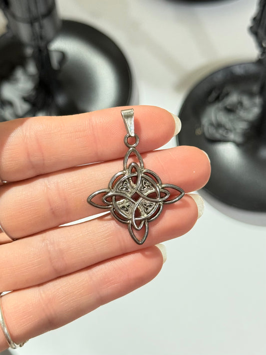 Witch’s Knot Protection Pendant – Stainless Steel