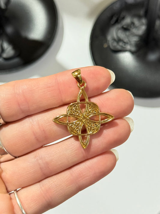 Witch’s Knot Protection Pendant – Gold Stainless Steel