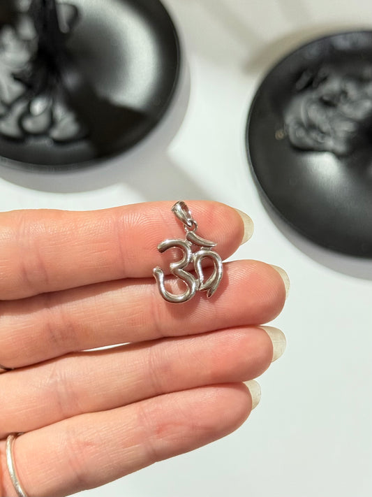 Om Symbol Pendant - Silver 925