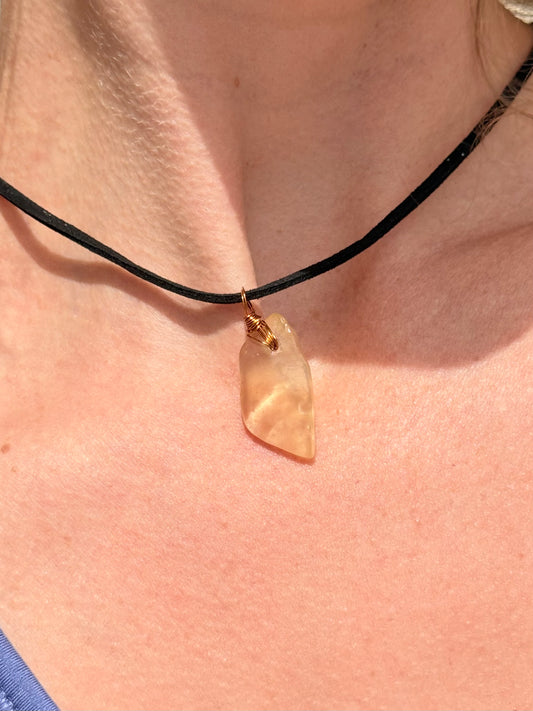 Libyan Desert Glass Copper Wire Pendant / Colgante de Libyan Desert Glass con Wire de Cobre