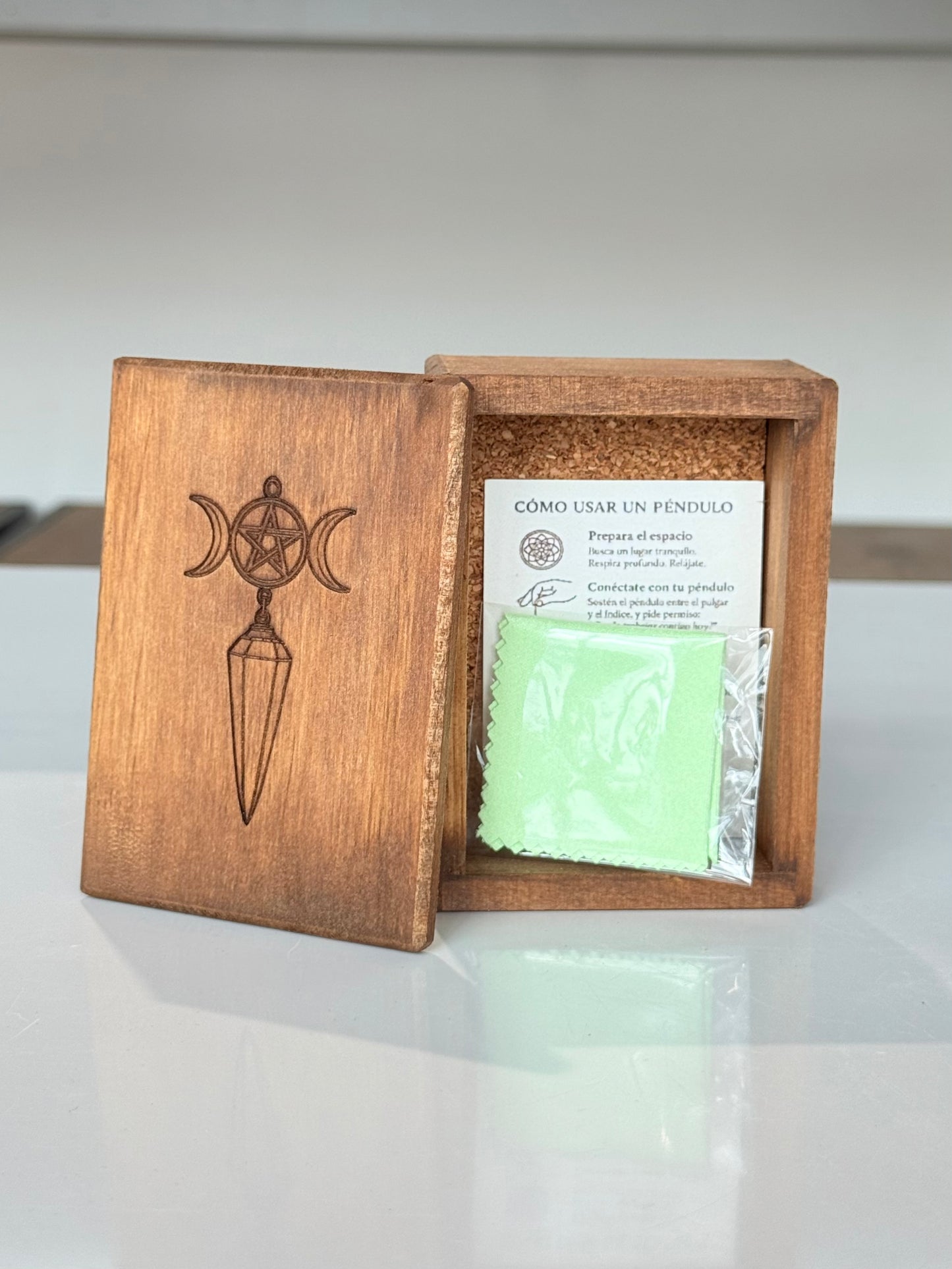 Green Aventurine Pendulum ( Wood Box Included )