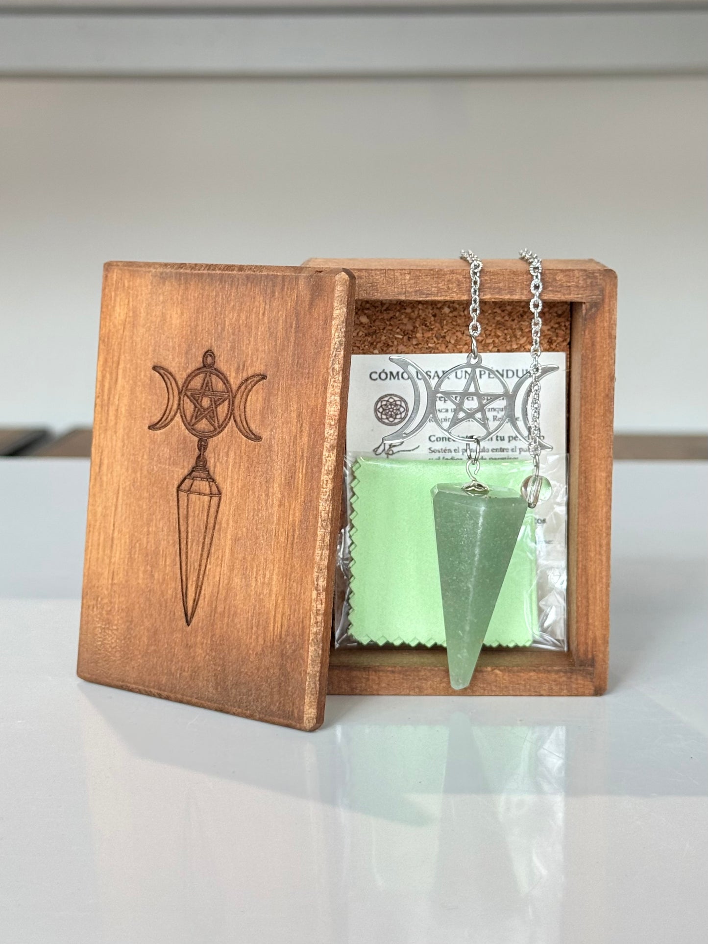 Green Aventurine Pendulum ( Wood Box Included )