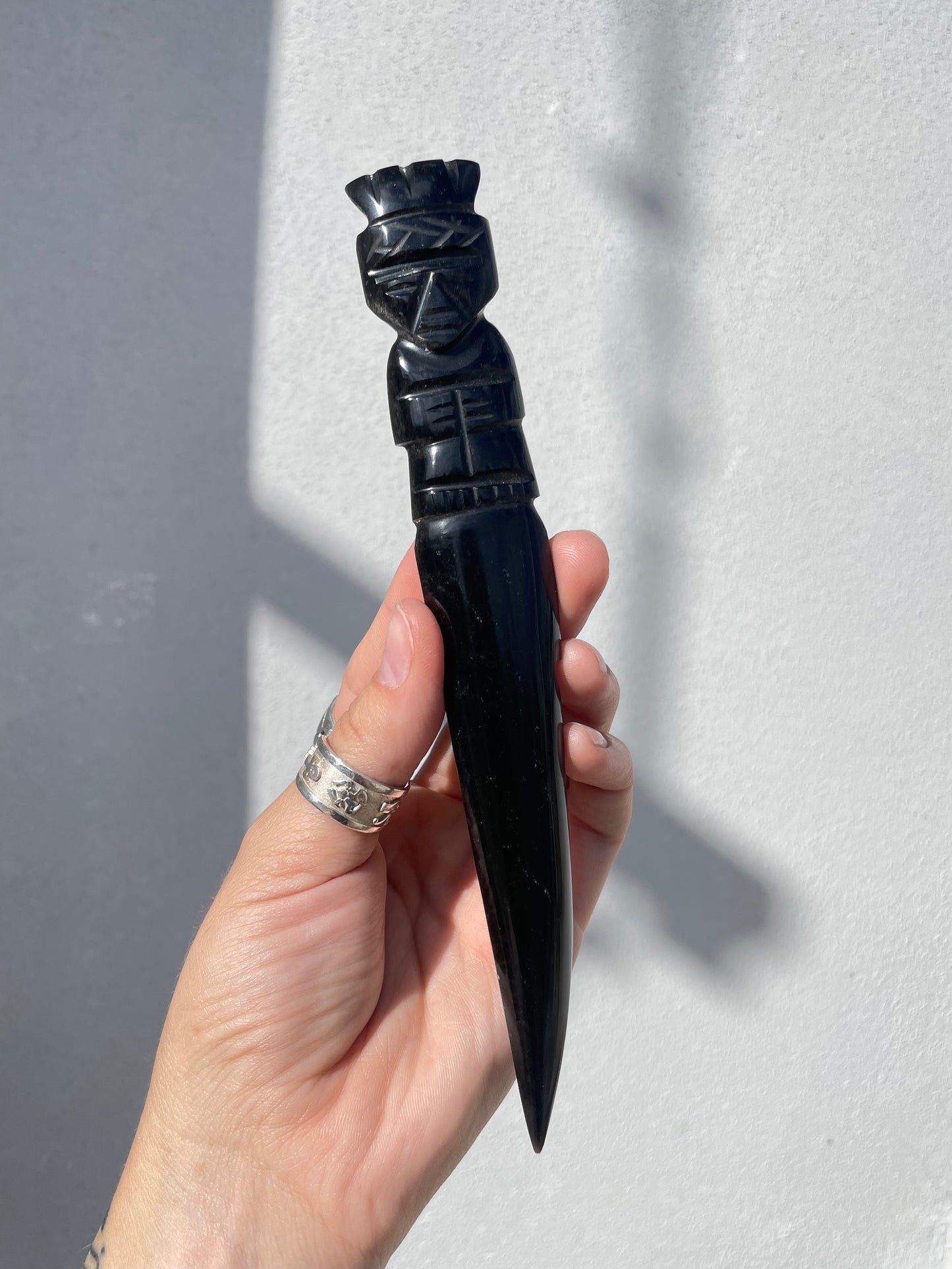 Sheen Obsidian Dagger