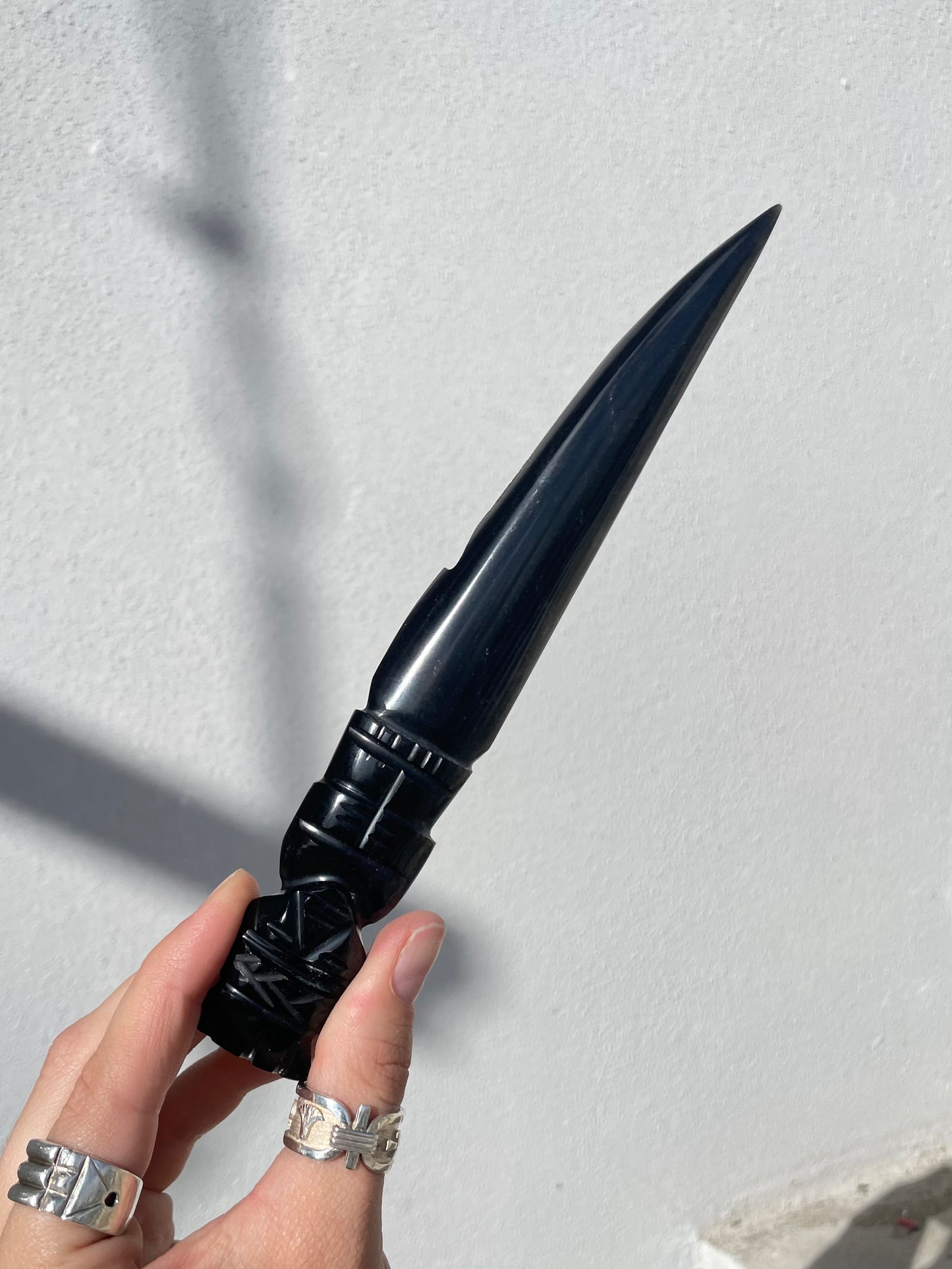Sheen Obsidian Dagger