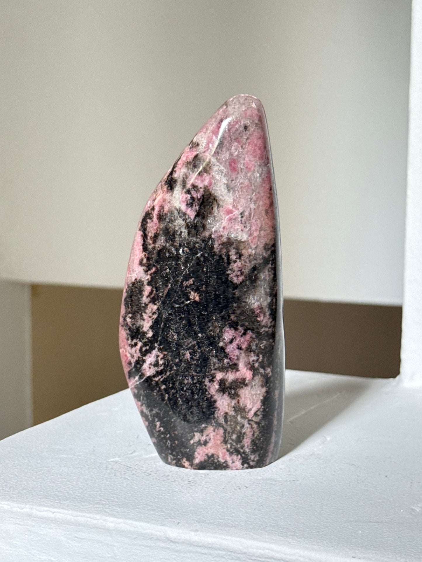 Rhodonite Free Form / Rodonita Free Form