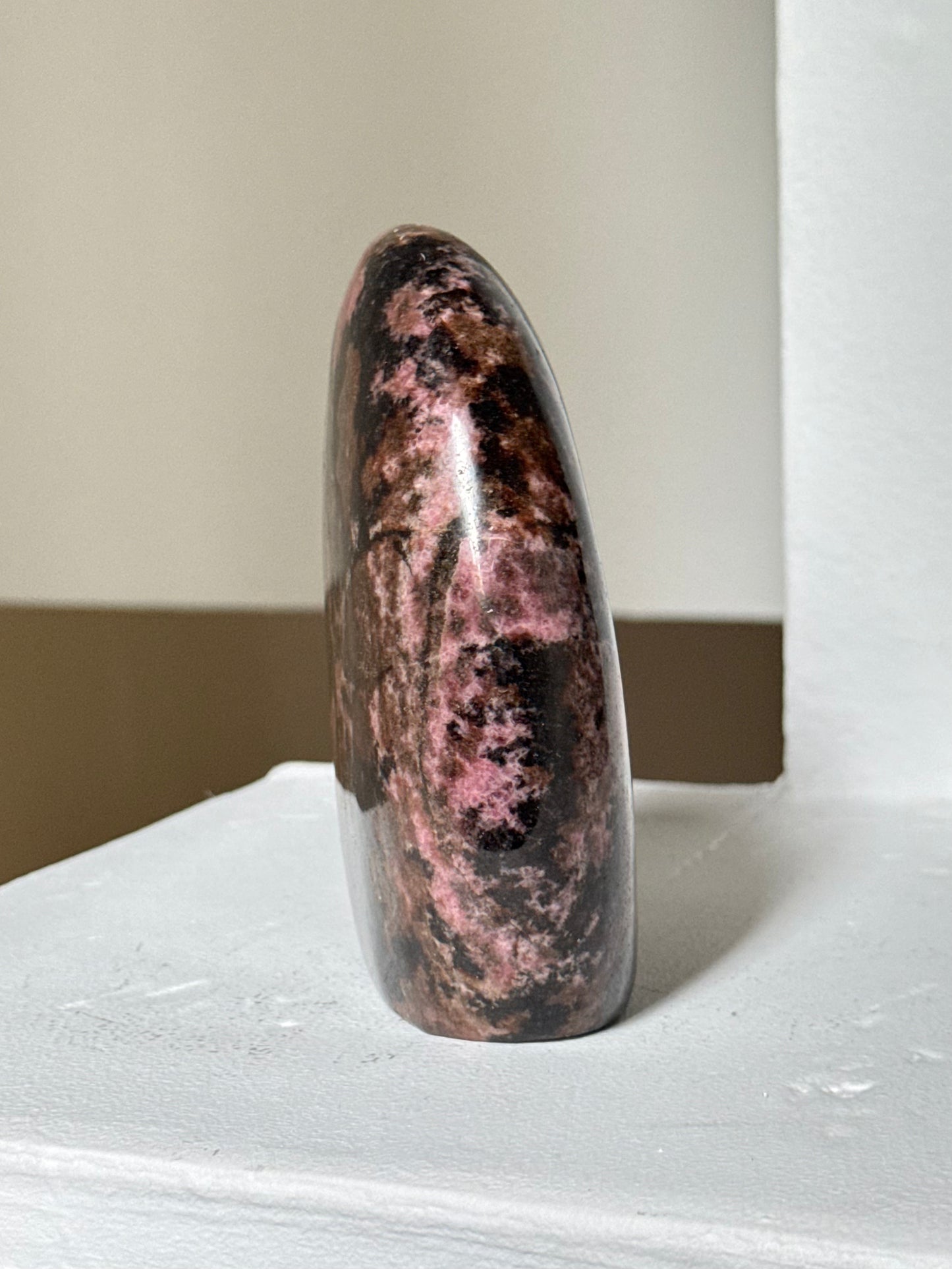Rhodonite Free Form / Rodonita Free Form