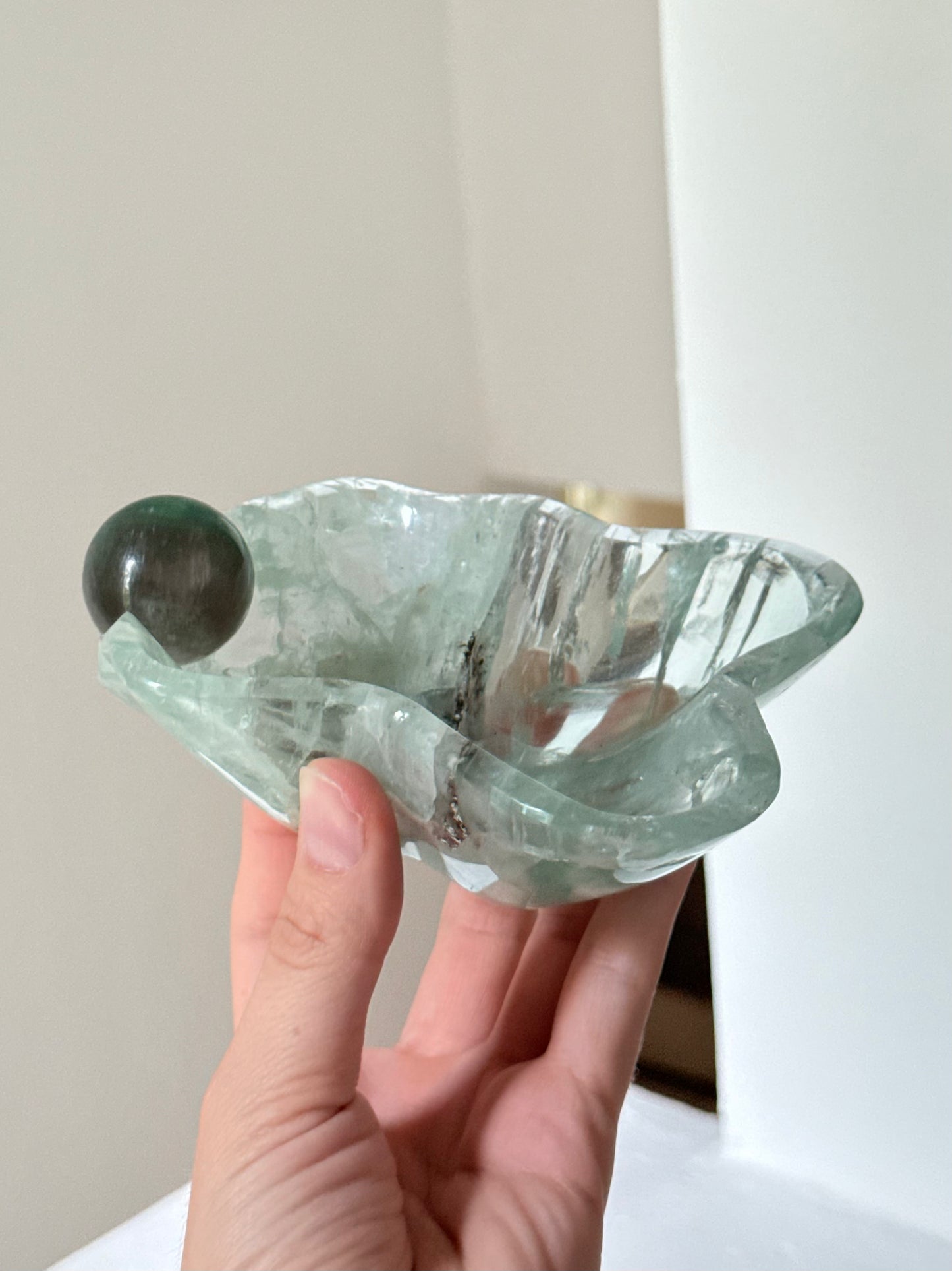Green Fluorite Bowl with Sphere / Bowl de Fluorita Verde con Esfera