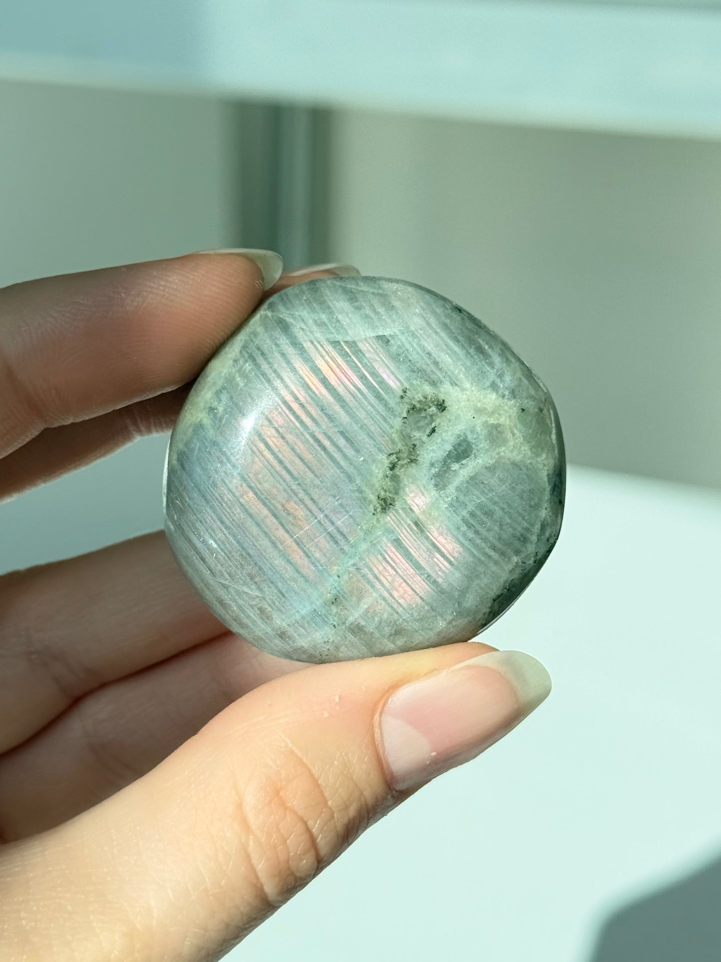 Labradorite Palm Stone ( Purple )