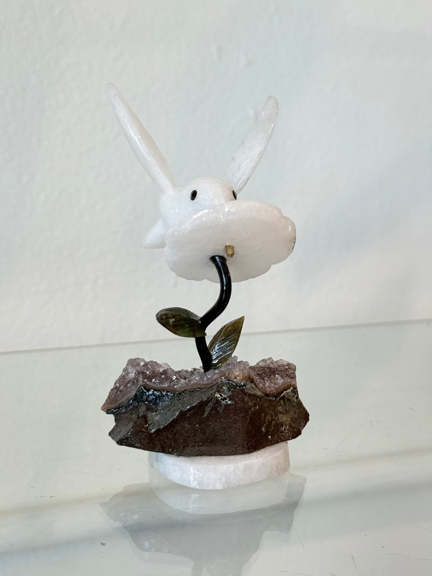 Colibrí de Ónix Blanco con Aventurina y Amatista | White Onyx Hummingbird with Aventurine and Amethyst