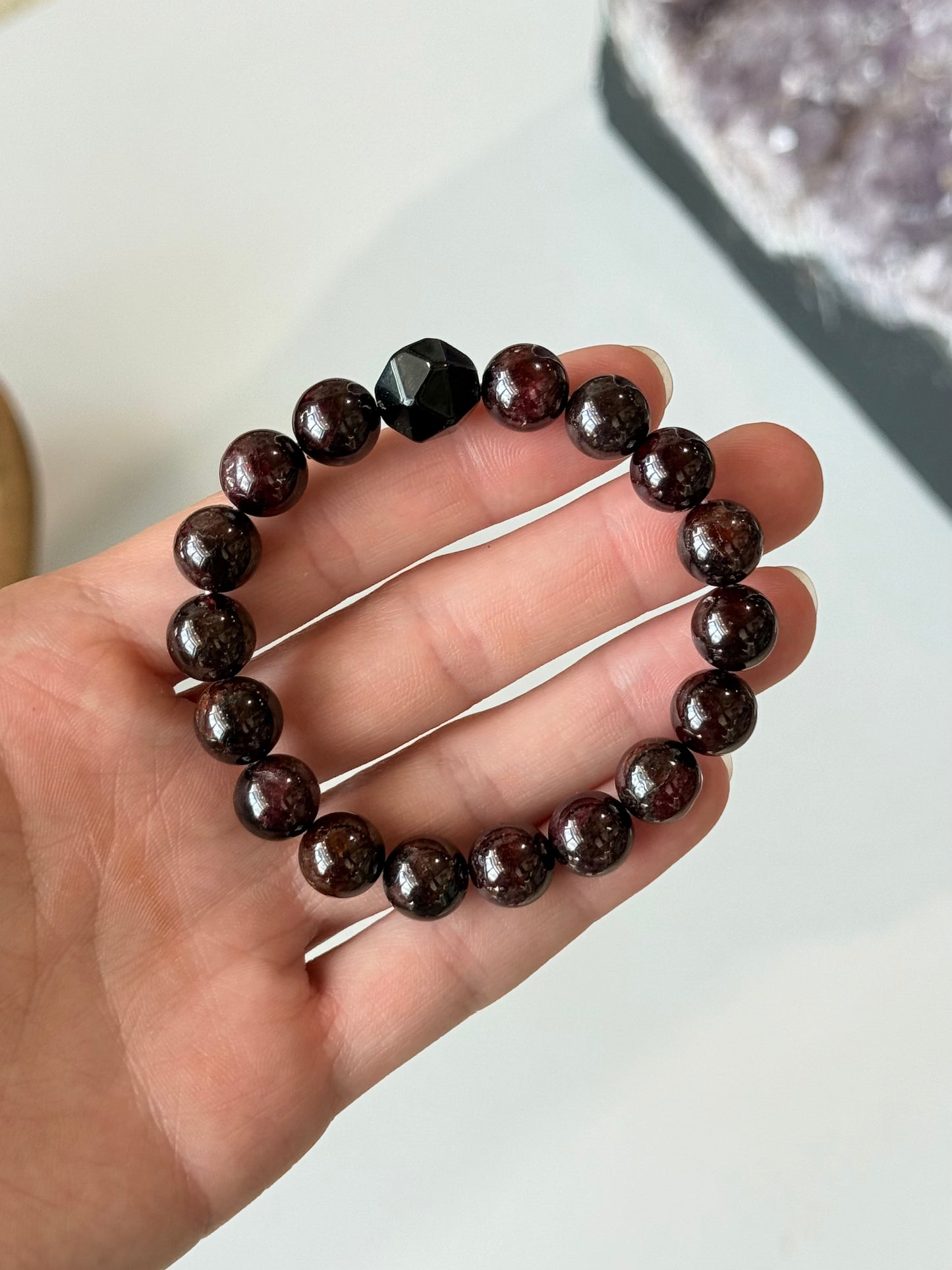Garnet & Faceted Onyx - 10mm Bracelet