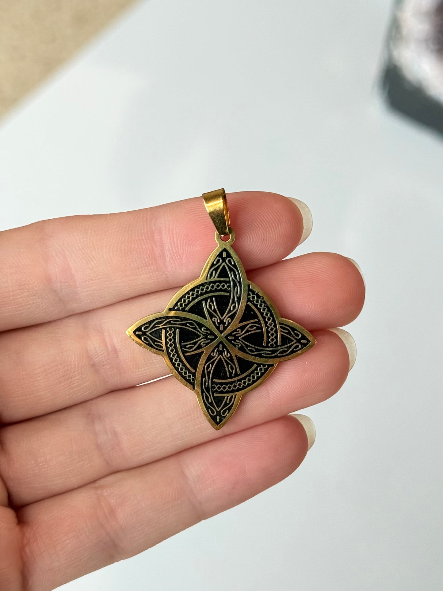 Witches Knot | Celtic Knot - Stainless Steel ( Gold )