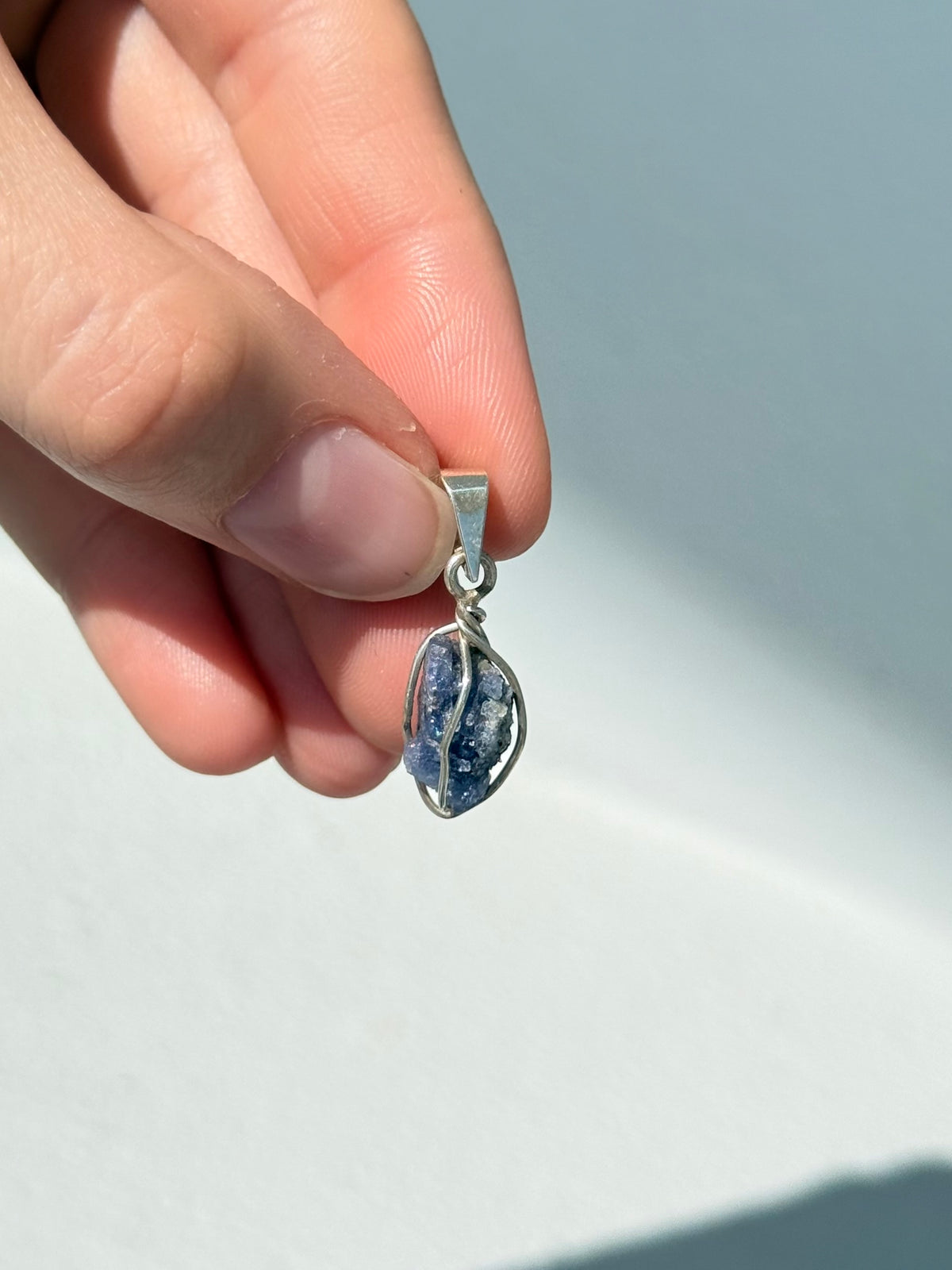 Colgante de dumortierita natural en plata 925 | Natural Dumortierite Pendant in 925 Sterling Silver