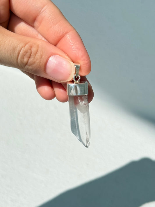 Punta de Cuarzo Fantasma Natural en Plata 925 | Natural Phantom Quartz Point Pendant in Sterling Silver 925