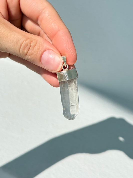 Punta de Cuarzo Fantasma Natural en Plata 925 | Natural Phantom Quartz Point Pendant in Sterling Silver 925