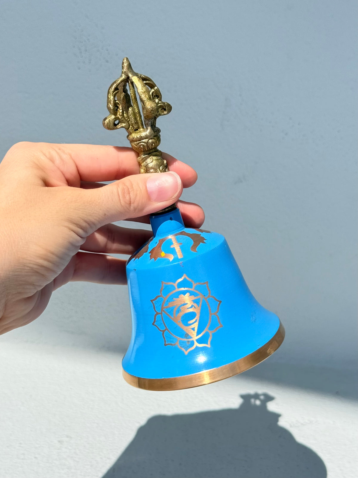 Throat Chakra Intention Bell / Campana Intencionada para el Chakra Garganta