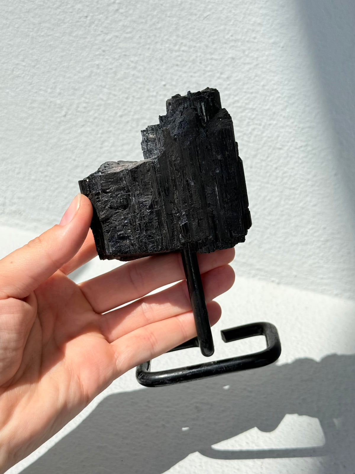 Black Tourmaline on Stand / Turmalina Negra en Base