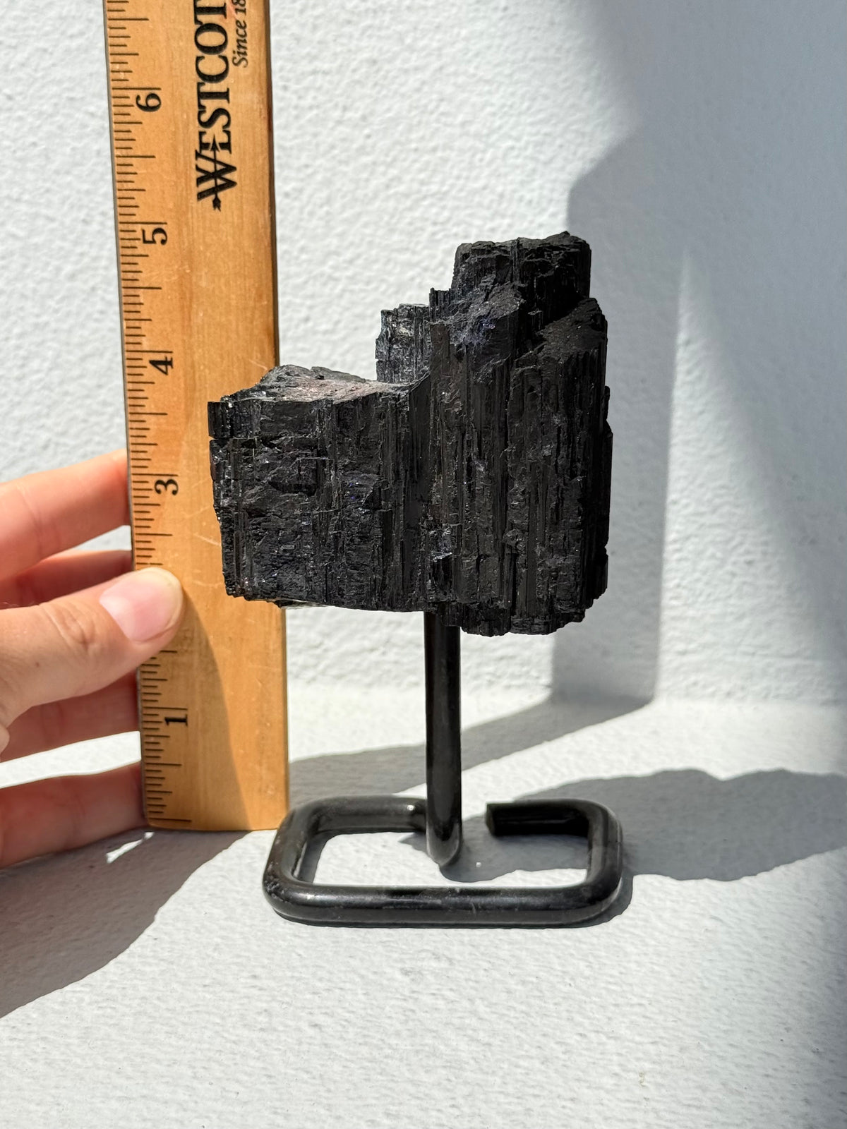 Black Tourmaline on Stand / Turmalina Negra en Base