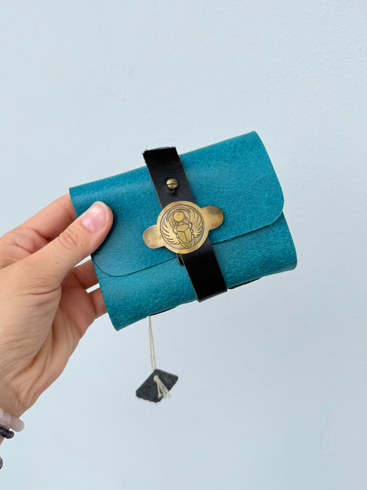 Diario de Piel Turquesa con Escarabajo Egipcio – Libro de Sombras y Grimorio | Turquoise Egyptian Scarab Leather Journal – Book of Shadows & Grimoire