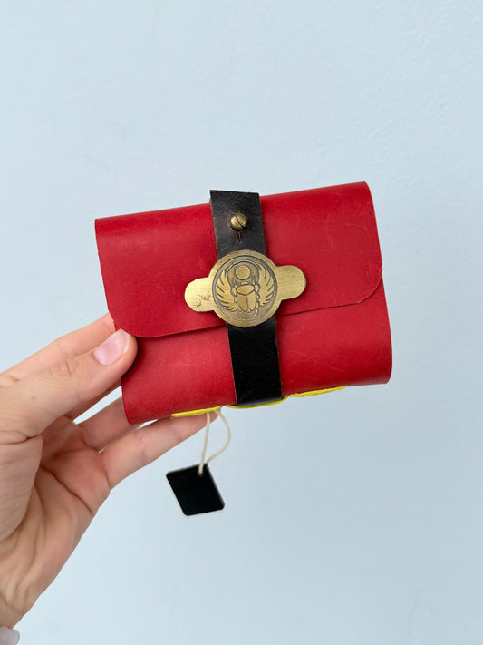 Diario de Piel Roja con Escarabajo Egipcio – Libro de Sombras y Grimorio | Red Egyptian Scarab Leather Journal – Book of Shadows & Grimoire